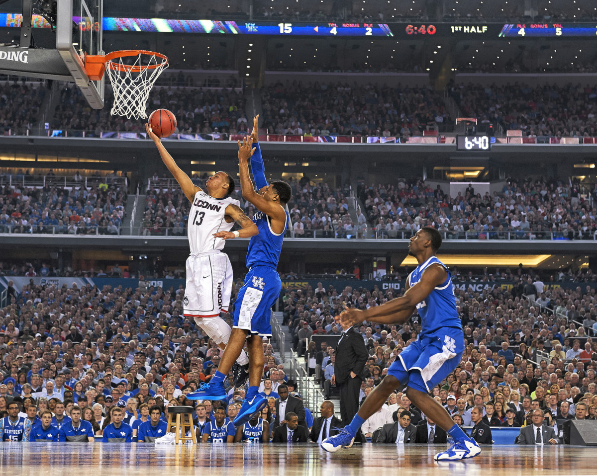 under fire
Napier (above) led the Huskies to the 2014 NCAA championship, but his comments about going to bed hungry made headlines—and caught the attention of Booker, who had joined the Senate in ’13.
